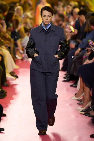 Look 9